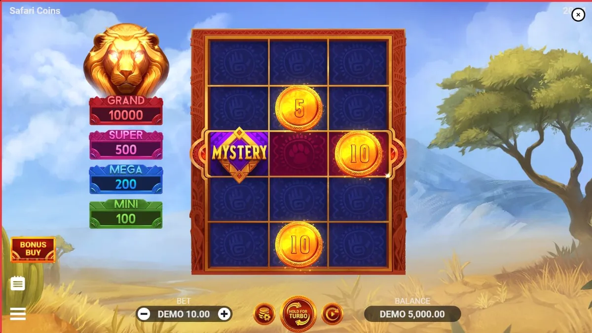 Tangkapan layar permainan slot Safari Coins menampilkan singa emas di latar belakang sabana Afrika.